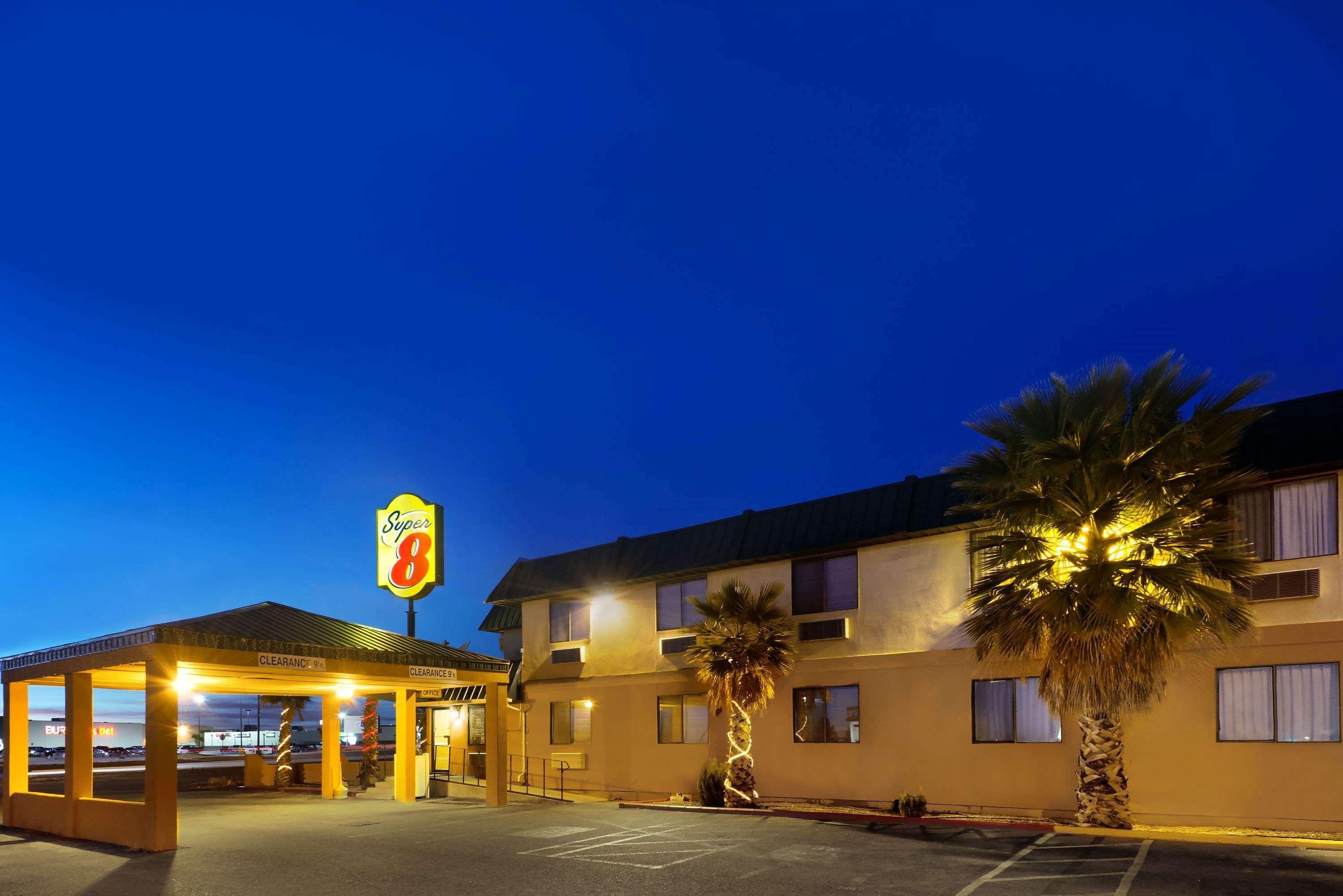 Super 8 By Wyndham Alamogordo - White Sands Exteriér fotografie